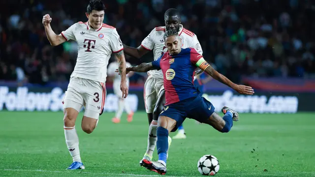 Foto: Aksi Memukau Raphinha Saat Membawa Barcelona Taklukkan Bayern Munchen, Misi Balas Dendam Berhasil