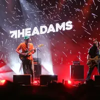 The Adams sukses buat We The Fest 2019 meriah dengan aksi panggungnya. (Adrian Putra/Fimela.com)