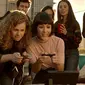 Kendali untuk Nintendo Switch ini mungkinkan bermain dengan teman. (Foto: Nintendo)