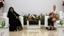 Menko PMK, Puan Maharani menggelar pertemuan dengan Wakil Presiden Iran, Masuomeh Ebtekar di Jakarta, Rabu (2/5). Pertemuan membahas kerjasama Indonesia dan Iran dalam berbagai hal, salah satunya pemberdayaan perempuan. (Liputan6.com/HO/Humas Kemenko PMK)