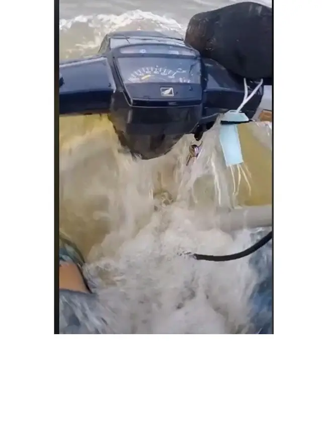 Video Motor Lawas Nekat Jalan Air Viral di Media Sosial, Bikin Geleng Kepala