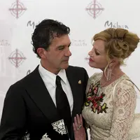 Antonio Banderas yang telah menikah selama 20 tahun dengan Melanie Griffith tidak menyesali perceraiannya dengan sang mantan istri. Mereka berpisah pada tahun 2014 namun tetap menjalin hubungan baik sebagai teman. (Bintang/EPA)