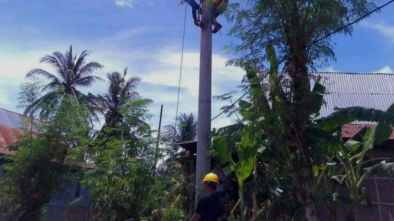 Tiang Listrik Sudah Dibangun di Desa Mangepong Sejak Akhir Tahun Lalu.