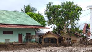 Endapan lumpur di salah satu wilayah di Pidie Jaya (Dok: Antara)