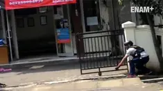 Polisi memastikan ledakan di Jalan Pandawa, Cicendo, Bandung adalah bom panci. Bom tersebut diperkirakan tersebut berdaya ledak rendah. Polisi melumpuhkan pelaku bom panci tersebut