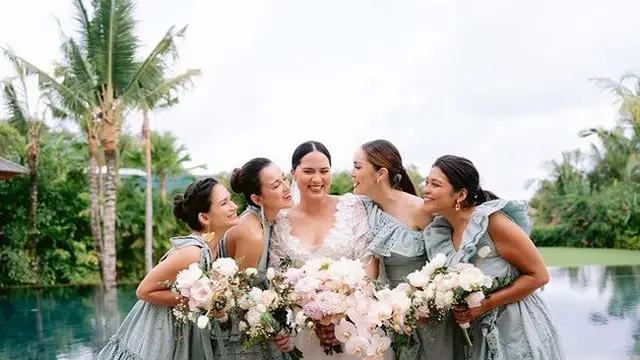 6 Potret Cathy Sharon dan Julie Estelle di Pernikahan Adik Bungsu, Tampil Kompak