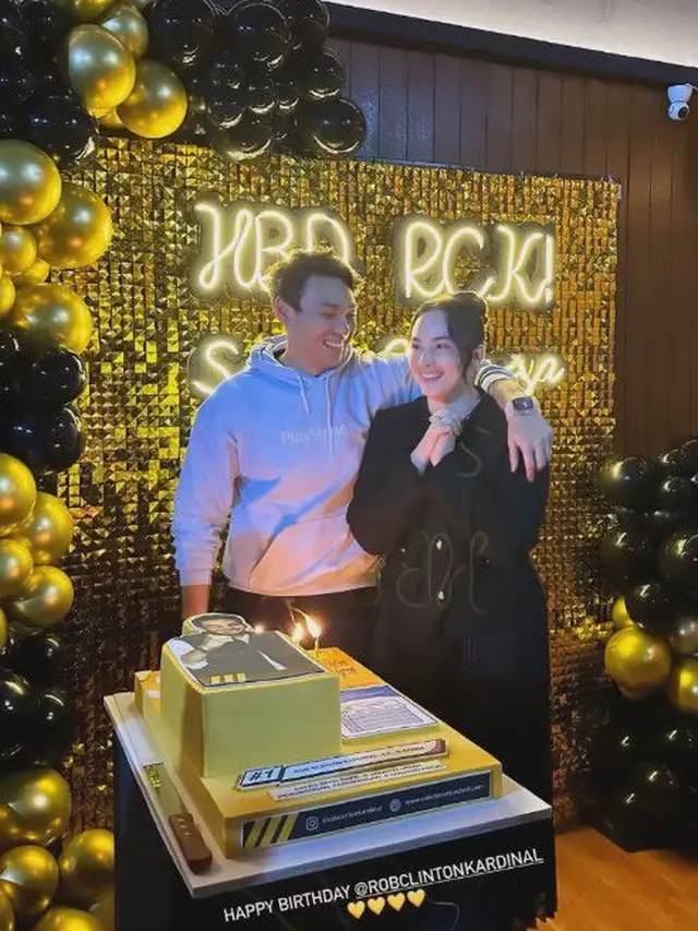 7 Momen Ulang Tahun Suami Chelsea Islan ke 31, Kuenya Unik