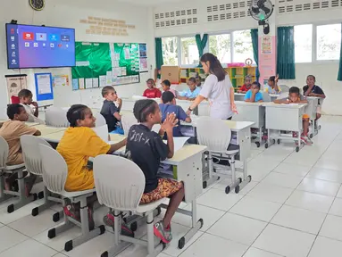 Suasana kelas tambahan di Sekolah Asrama Taruna Papua. SATP adalah sekolah berbasis asrama milik Yayasan Pemberdayaan Masyarakat Amugme dan Kamoro (YPMAK). (Foto: Liputan6.com)