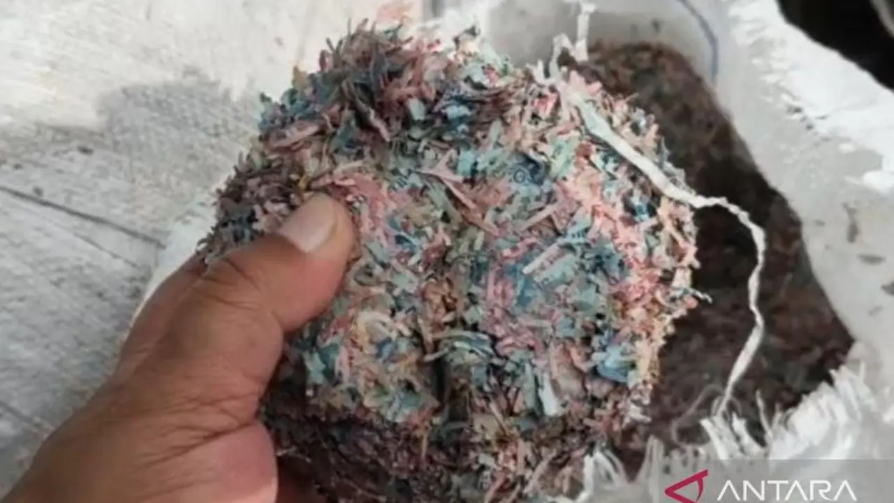21 Karung Cacahan Uang di Bekasi