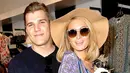 Bisa dipastikan Lindsay Lohan takkan ada di pernikahan Paris Hilton dengan Chris Zylka nih! (David Livingston-Getty Images-USMagazine)