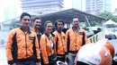 Oka Antara bersama dengan Ibnu Jamil, Atiqah dan Dodit di Graha Mitra, Jalan Gatot Subroto, Jakarta Selatan, Rabu (17/2). (Nurwahyunan/Bintang.com)