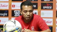 Rasiman akan mendampingi Madura United dalam laga versus PSIS Semarang di Stadion Gelora Madura, Pamekasan, Sabtu (24/8/2019). (Bola.com/Aditya Wany)