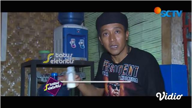 6 Potret Terbaru Teddy dan Anak Mendiang Lina, Kini Tinggal di Gubuk Bambu