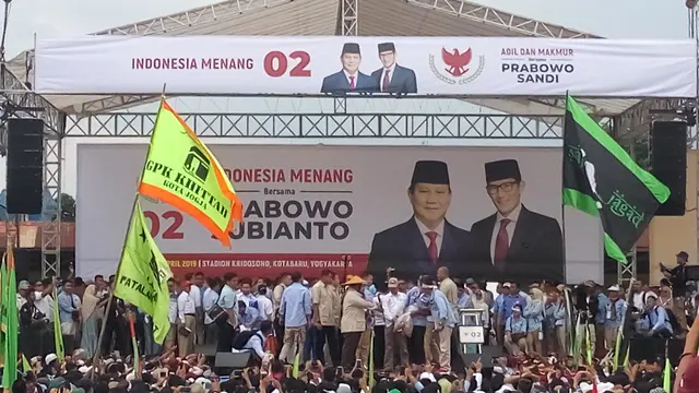 100 orang berjalan kaki dari Wonosari ke Yogyakarta selama hampir 12 jam untuk bertemu Prabowo