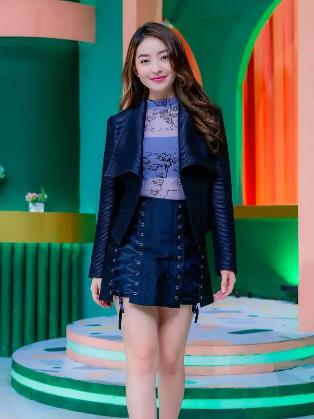 Natasha Wilona dalam tampilan rok atau celana pendek (Instagram/natashawilona12)