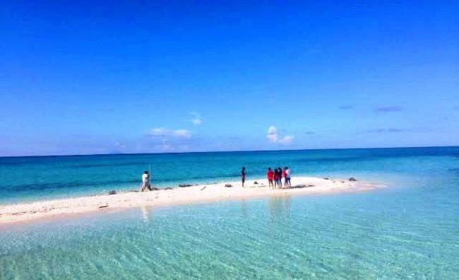 Pulau Pasir Putih Meko Terpencil Di Ujung Timur Pulau