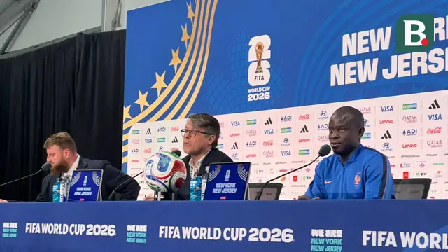 Foto Eksklusif: Ragam Ekspresi Didier Deschamps dan N’Golo Kante saat Konferensi Pers Jelang Hadapi Senegal di Piala Dunia 2026