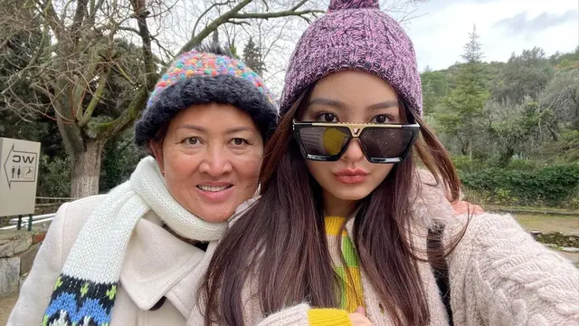 6 Potret Manis Natasha Wilona dan Ibunda Liburan di Turki, Penuh Kasih Sayang