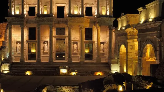 Ilustrasi Museum Malam Kota Kuno Ephesus, Izmir/Turkiye Tourism Promotion and Development Agency (TGA)
