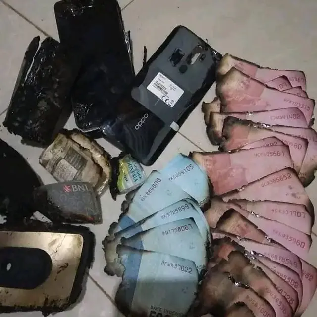 6 Momen Apes Uang Terbakar Ini Bikin Elus Dada, Hilang dalam Sekejap