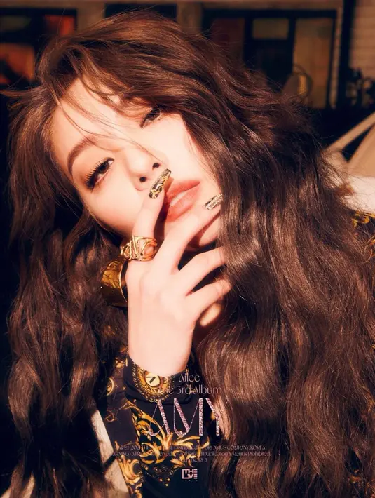 <p>Beberapa OST drakor yang mungkin juga menjadi favoritmu adalah I Will Go to You Like the First Snow dalam drakor Goblin dan Breaking Down dalam drakor Doom at Your Service. Foto: Instagram.</p>