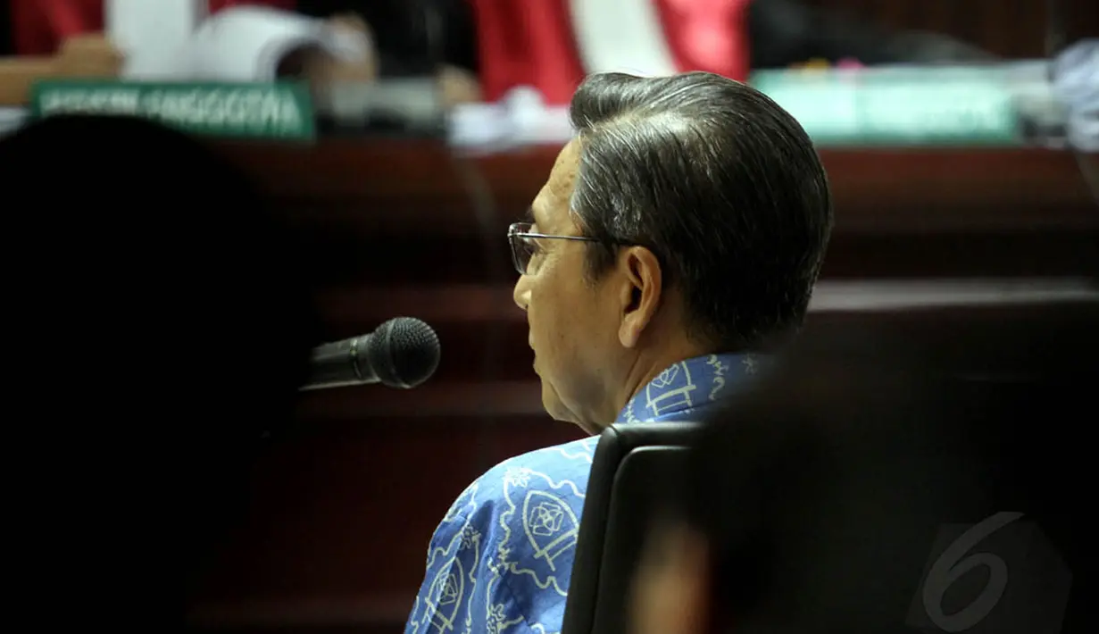 Wakil Presiden Boediono menghadiri sidang lanjutan kasus Bank Century di Pengadilan Tipikor, Jakarta, (9/5/14), (Liputan6.com/Johan Tallo)