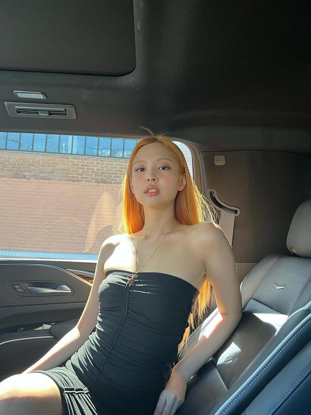 Disebut Tak Cocok dengan Rambut Oranye, Jennie Blackpink Tetap Percaya Diri dan Tampil Memesona!