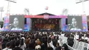 Pengunjung memadati panggung utama gelaran KapanLagi Buka Bareng (KLBB) Festival 2026 hari pertama di Stadion Madya, Kompleks Gelora Bung Karno, Senayan, Jakarta, Sabtu 28 Februari 2026. Hari pertama festival Ramadan terbesar di Jakarta, KapanLagi Buka Bareng (KLBB) Festival 2026, resmi dibuka pada Sabtu 28 Februari 2026. (Dok/Kapanlagi Youniverse)