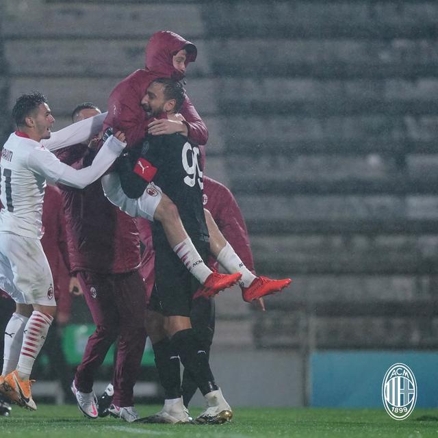Hasil Liga Europa Drama Kelolosan Ac Milan Dan Pesta Gol Tottenham Bola Liputan6 Com