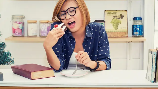 Tips Menerapkan One Bite Rule untuk Mengurangi Gula Tanpa Stres dan Tetap Bisa Menikmati Makanan Manis