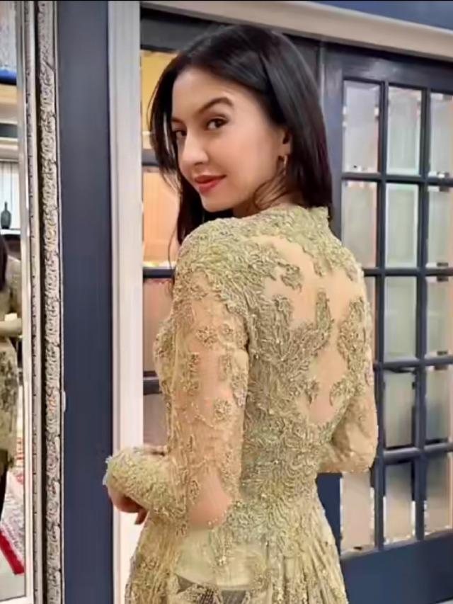 Raline Shah Fitting Baju Kebaya