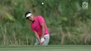 Pegolf Thailand, Tirawat Kaewsiribandit saat mengikuti Golf Indonesia Open 2017 di Pondok Indah Golf Course, Jakarta, Minggu (29/10). Tirawat Kaewsiribandit harus puas menempati posisi kedua Golf Indonesia Open 2017. (Liputan6.com/Helmi Fithriansyah)