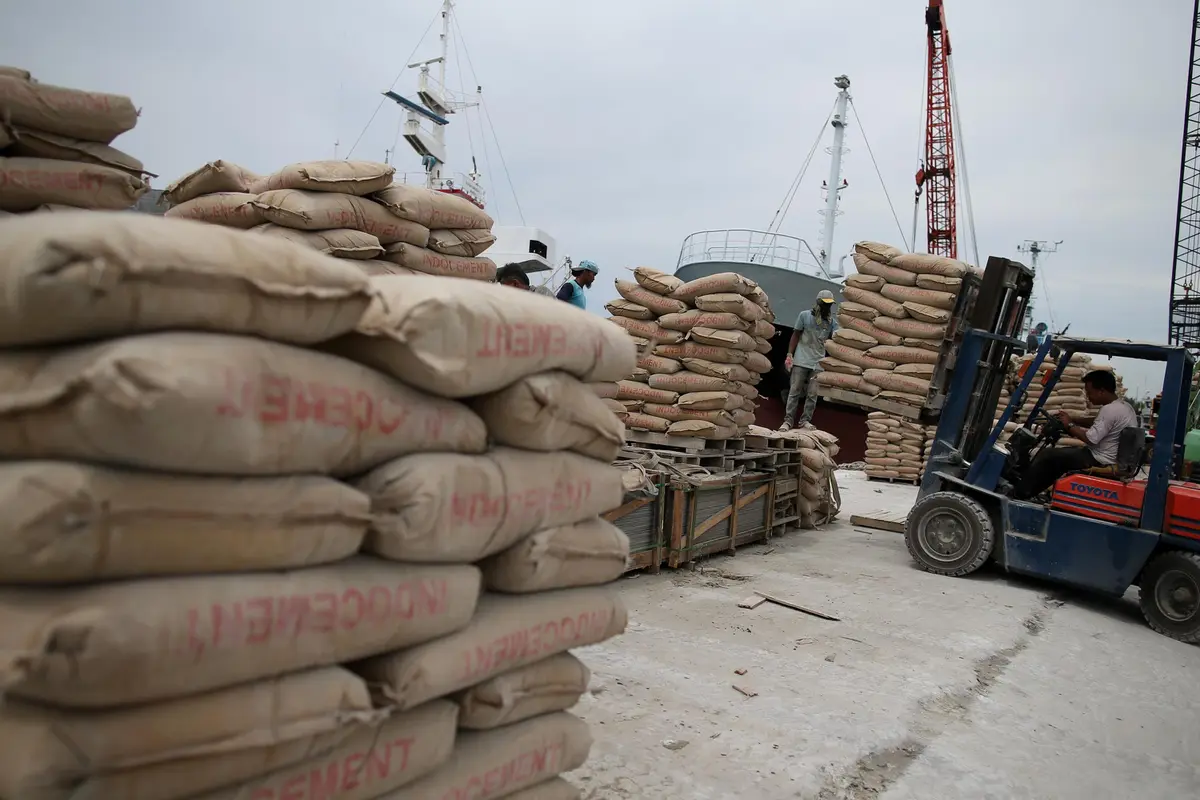 Holding​ ​BUMN,​ ​Membangun​ ​Kemandirian​ ​Ekonomi​ ​Nasional
