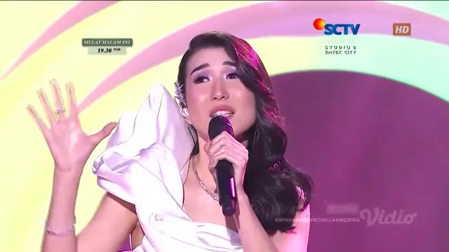 Christie dalam acara Badai Pasti Berlalu & Keajaiban Cinta Special Launching di SCTV pada Senin (24/5/2021).