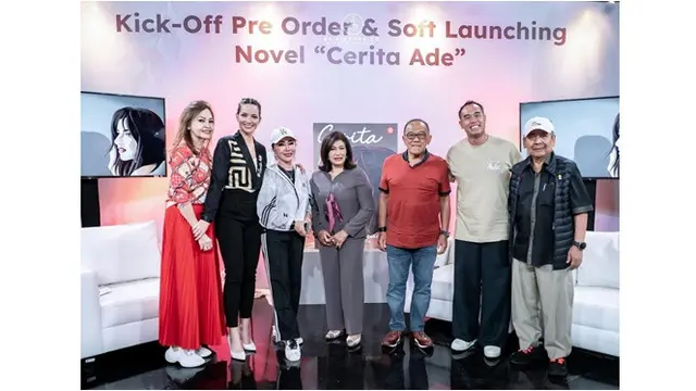6 Potret Nia Ramadhani Rilis Buku Pertama 'Cerita Ade', Terinspirasi Kisah Hidup