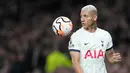 Baik Tottenham Hotspur maupun Fulham sama-sama menciptakan sejumlah peluang di sisa waktu. Namun, tak ada gol tambahan yang tercipta. (AP Photo/Kin Cheung)