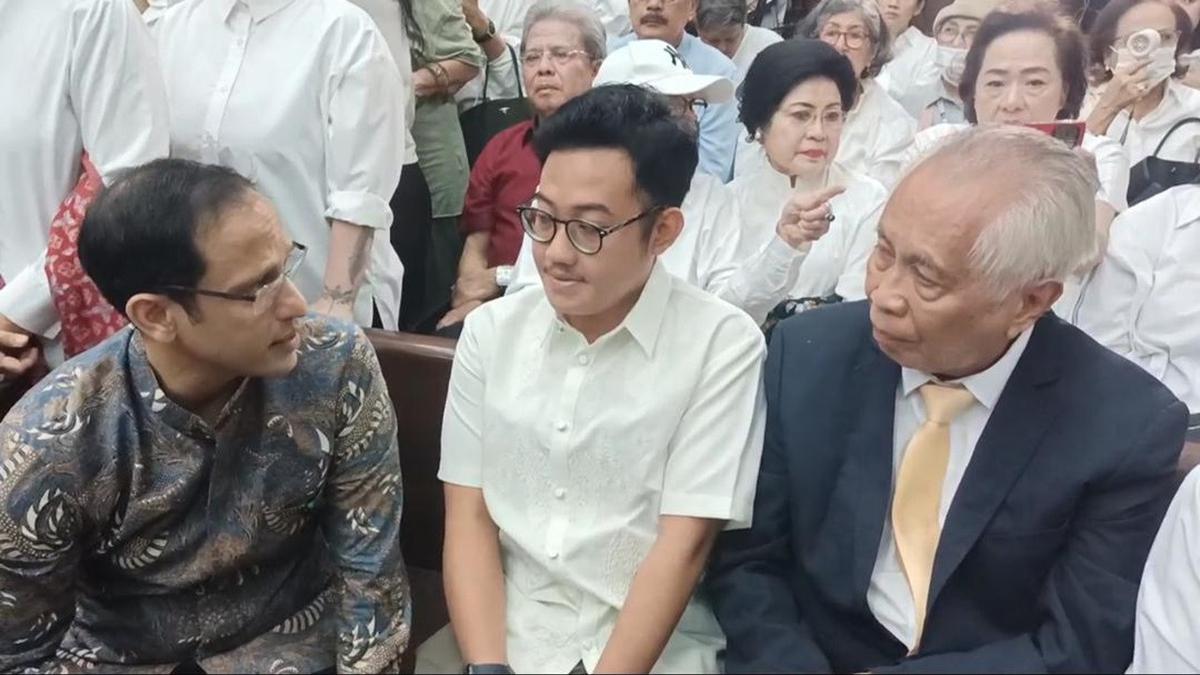 OC Kaligis hingga Delpedro Marhaen Hadiri Sidang Vonis Nadiem