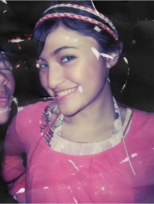 Marshanda saat masih remaja terlihat imut dan manis. Ia juga sering memanjangkan rambutnya. (Instagram/marshanda99)