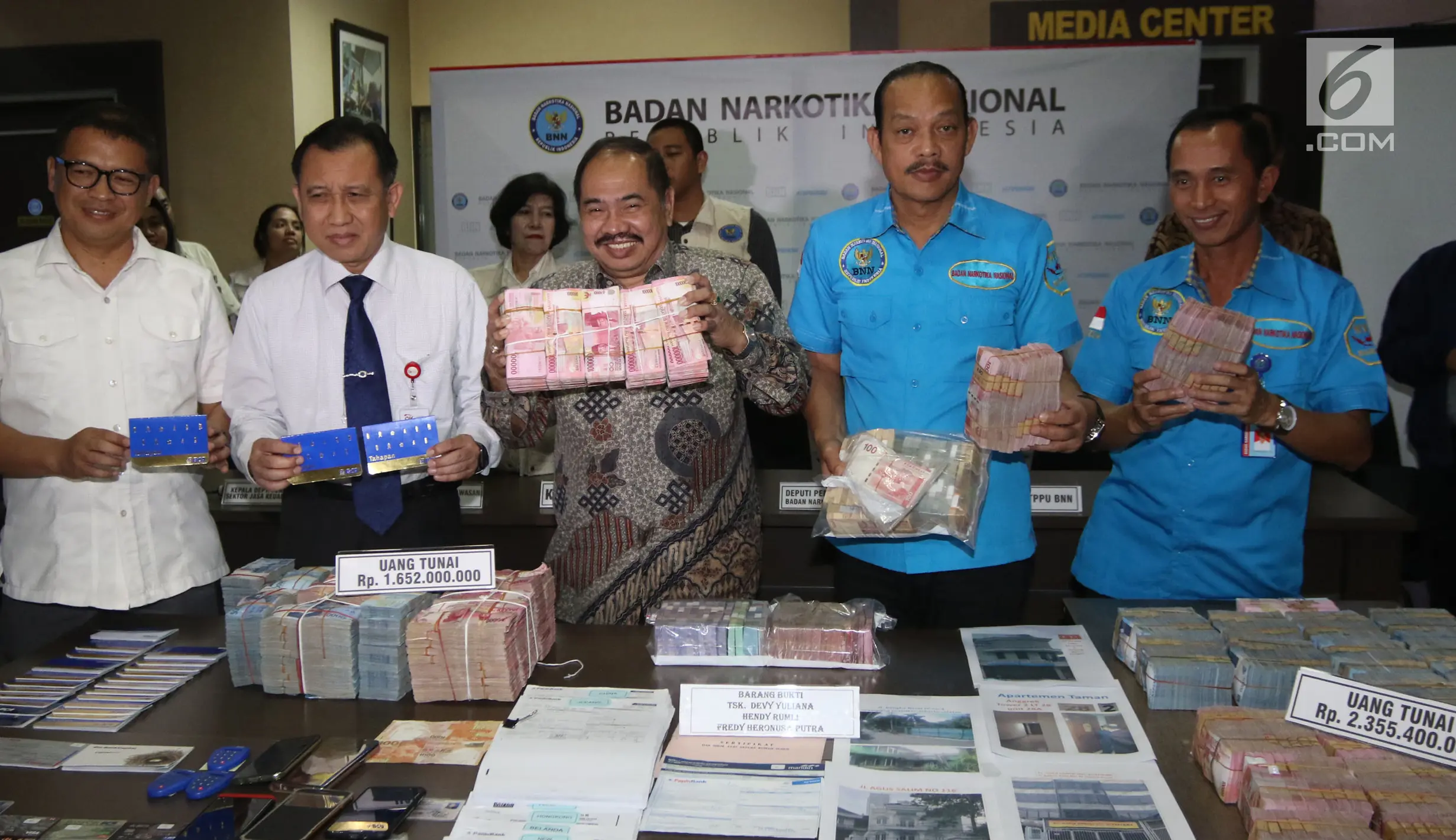 Foto Uang Rp 1 6 M Jadi Barang Bukti Kasus Pencucian Uang Narkoba