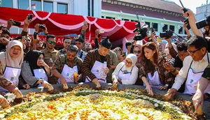 Festival Rujak Uleq  digelar di Balai Kota Surabaya. (Istimewa)
