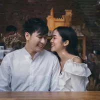 ilustrasi pasangan cinta/Sumala Chidchoi/Shutterstock