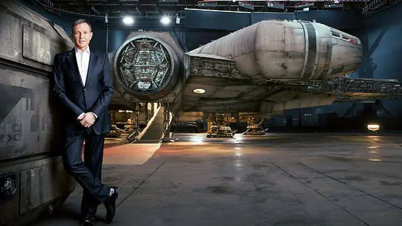 Mengintip Lebih Dekat Kapal Millennium Falcon Versi Star Wars VII