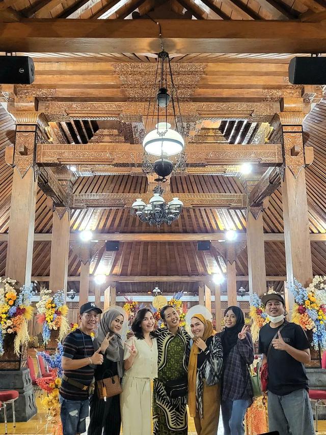 Kumpul Bareng Soimah, Ini 6 Momen Liburan Ayu Ting Ting ke Yogyakarta