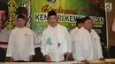 Sejumlah ulama yang tergabung dalam Jaringan Kiai-Santri Nasional (JKSN) Jawa Tengah usai konferensi pers bertajuk  "Kenduri Kemenangan Jokowi-KH Ma'ruf Amin" di Semarang, Senin (22/4). Dalam acara ini para ulama akan berusaha menyatukan umat Islam seusai Pilpres 2019. (Liputan6.com/Gholib)