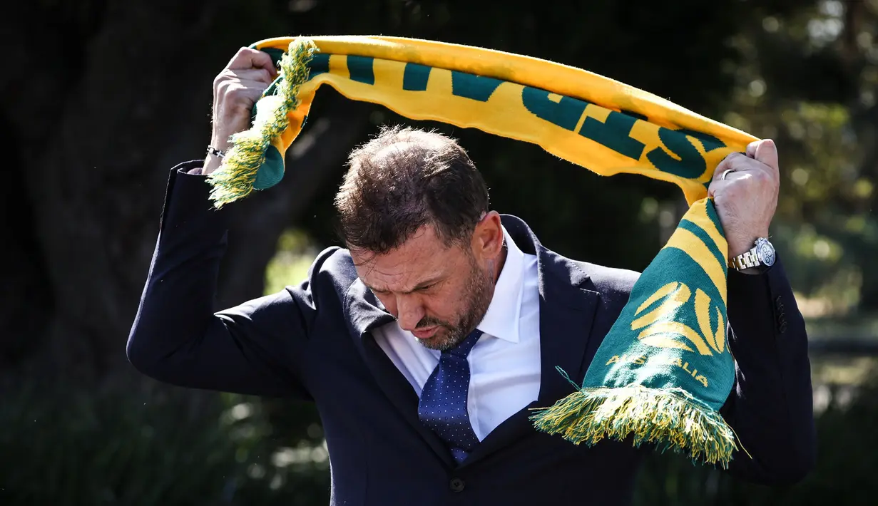 Tugas berat menanti Tony Popovic. Ia harus melakukan perubahan cepat untuk membawa Timnas Australia lolos dari babak Kualifikasi Piala Dunia 2026 putaran ketiga zona Asia. (DAVID GRAY/AFP)