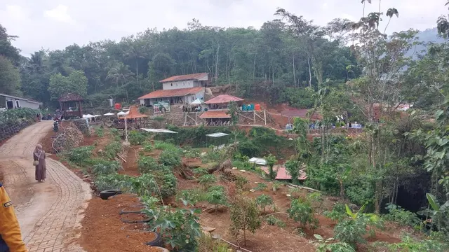 Komplek Pondok Pesantren El Bayan 2 dan pertanian terintegrasi di Desa Bener, Majenang, Cilacap, Jawa Tengah, Sabtu (26/10/2024). (Foto: Liputan6.com/Muhamad Ridlo)