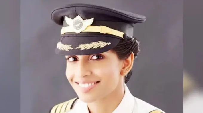 Anny Divya (30) pilot perempuan termuda yang menerbangkan Boeing 777 (Instagram/anny_divya)