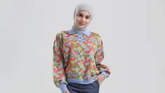 Melalui akun Instagram, Davina Karamoy tampak mengunggah potret saat dirinya tampil berhijab. Unggahan Davina ini pun langsung saja mencuri perhatian netizen. (Liputan6.com/IG/@davinaakaramoy)