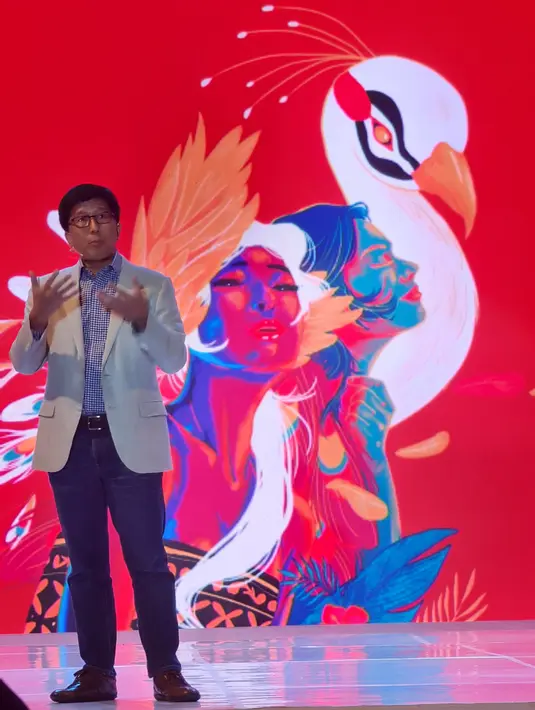 <p>Managing Director of EMTEK Group dan CEO Surya Citra Media, Sutanto Hartono saat menjadi pembicara pada ajang Asia Pacific Media Forum (APMF) di Bali Nusa Dua Convention Center (BNDCC), Bali, Kamis (20/10/2022). Pasca absen akibat pandemi Covid-19, Asia Pacific Media Forum (APMF) tahun ini kembali digelar di BNDCC Nusa Dua, Bali pada 20-21 Oktober 2022. (FOTO: Dok. Istimewa)</p>