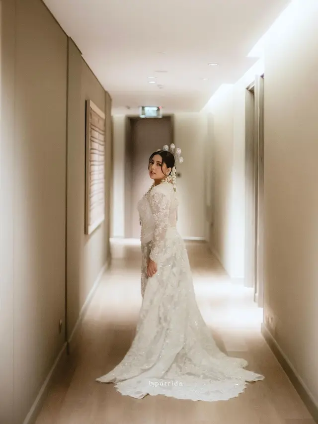 Desain Kebaya Pengantin Nessie Judge yang Elegan, Ada Elemen Pakistan hingga Mawar Putih Favorit